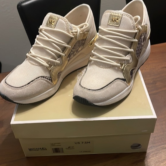 Michael Kors- LIV Trainer Mesh - Picture 2 of 4